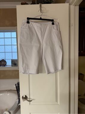 Slimsation By Multiples White Knee-Length Shorts